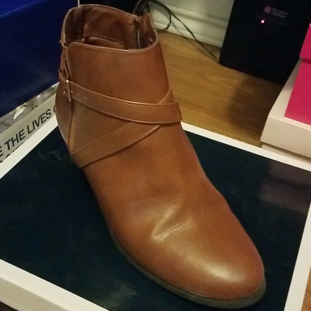 Boots - Picture 2 of 3